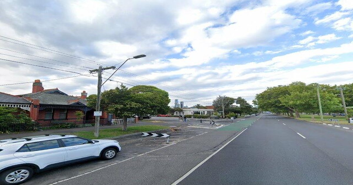 Albert Park Transport Guide (2026) — Trains, Trams, Buses