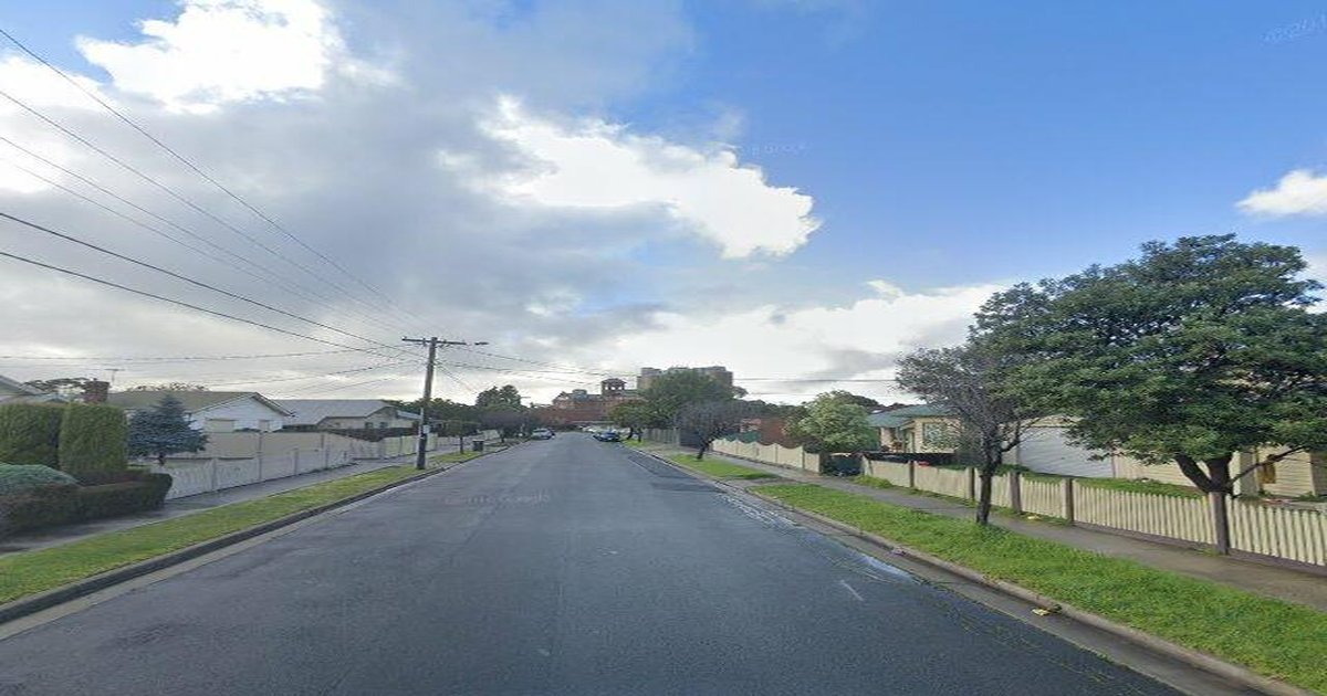 Parking in Albion — Rules, Tips, Free Spots