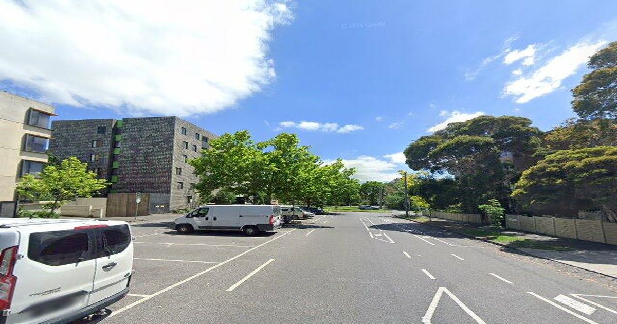 Carlton for Young Professionals 2026: Bars, Commute and Cost