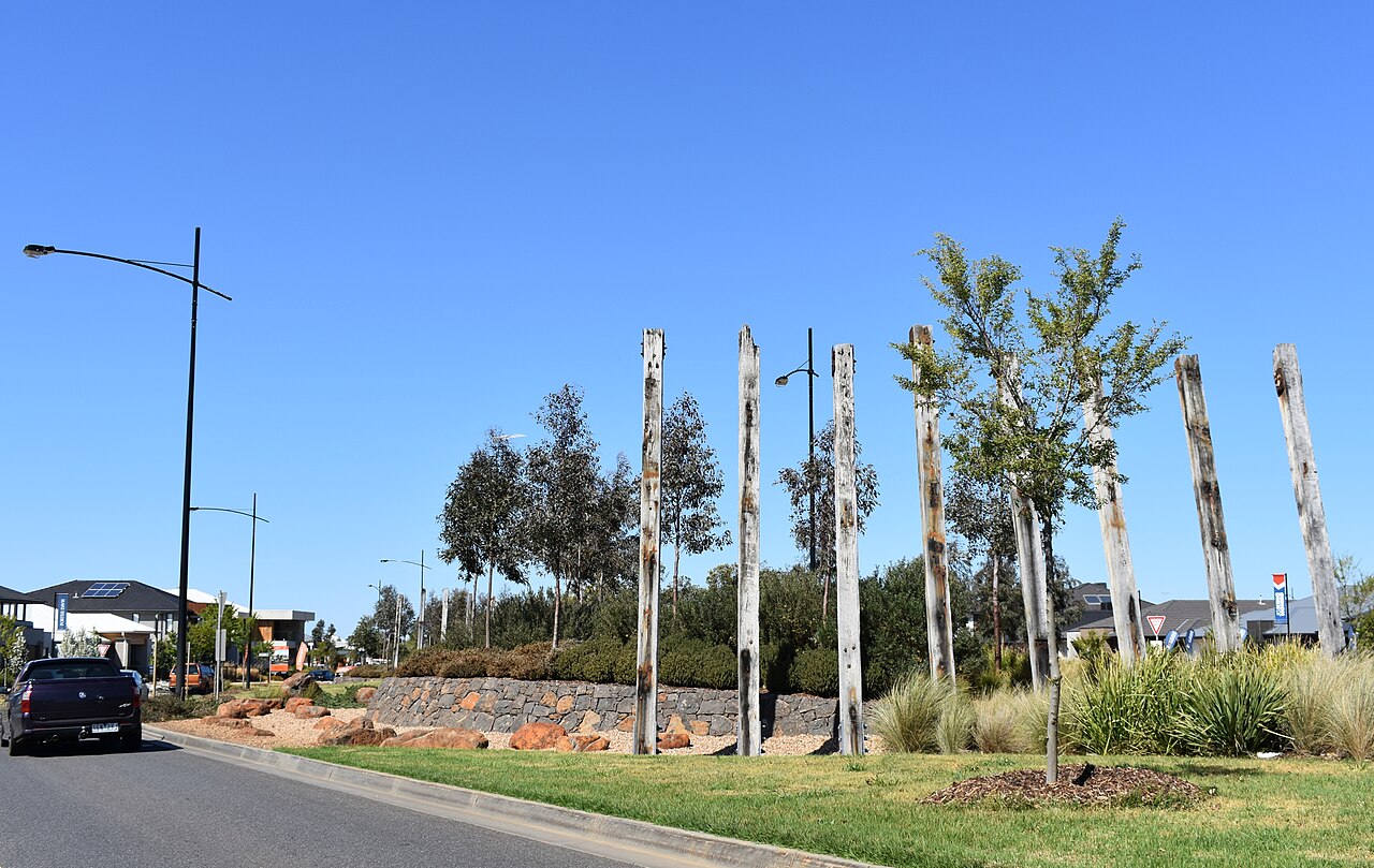 Street garden with native plantings in Aintree