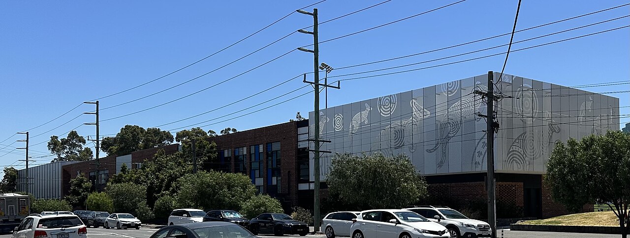Building beside Arden Street Oval