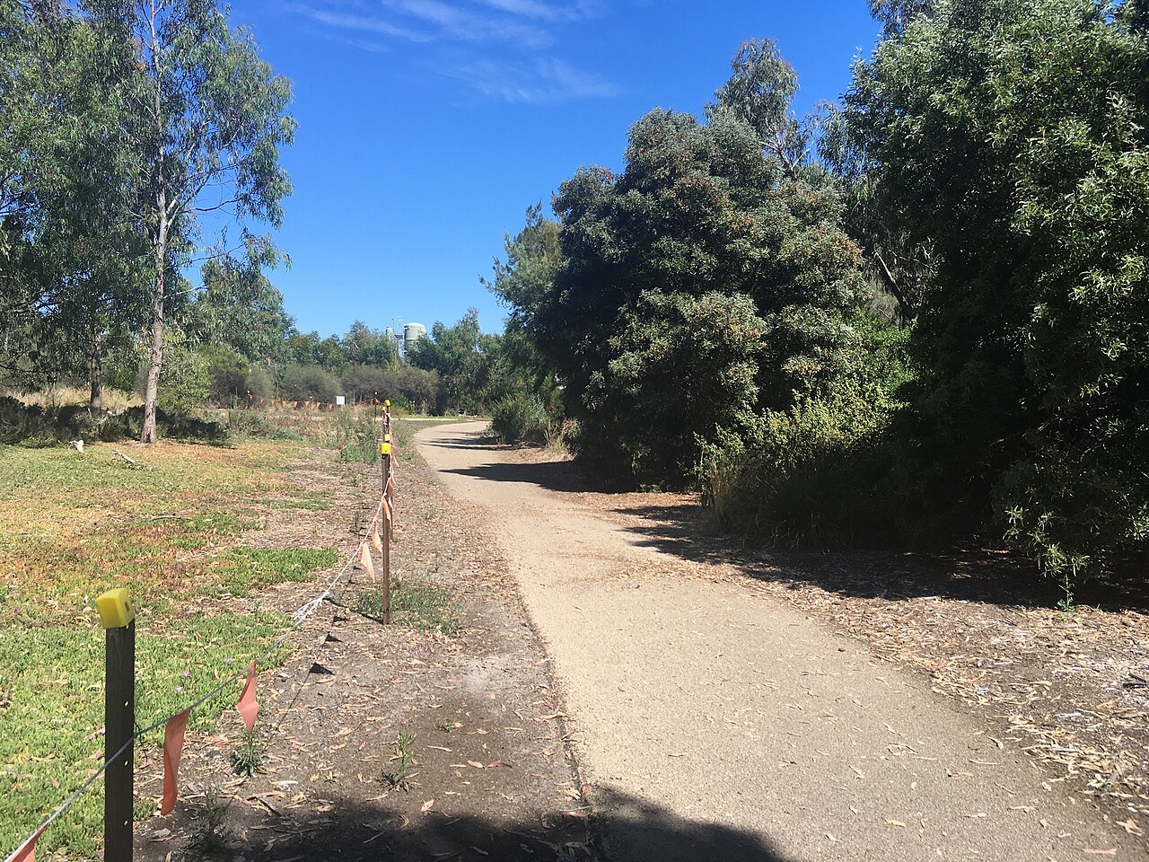 Bay Trail through West Gate Park, Fishermans Bend