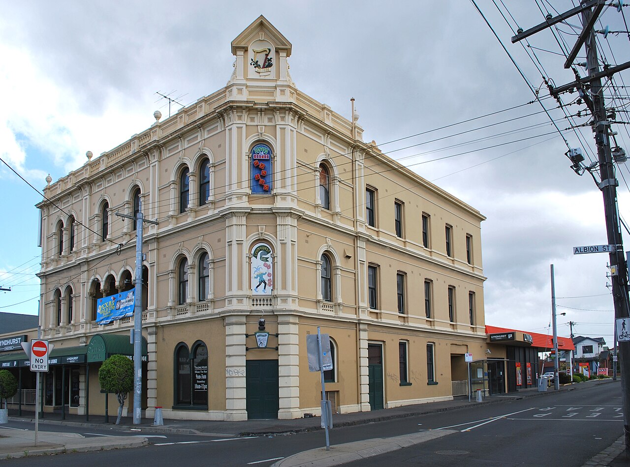 Corner facade of the Brunswick Lyndhurst Club Hotel