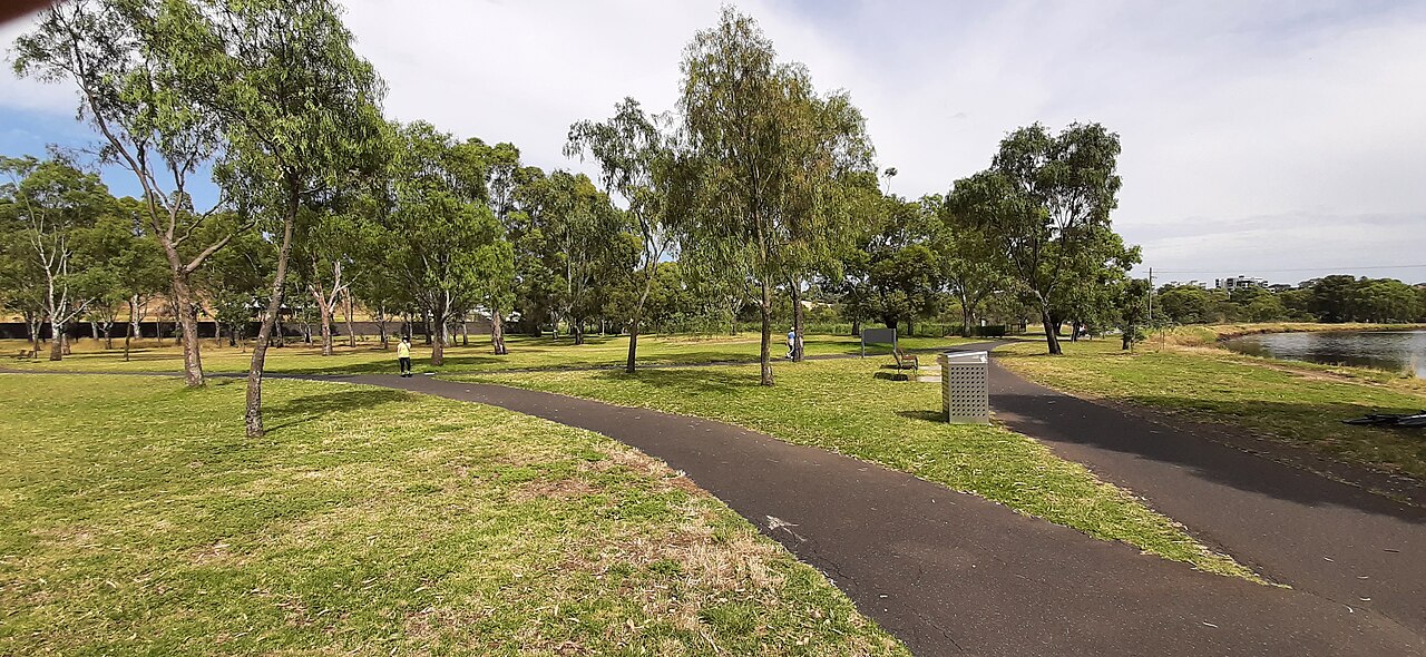Path and trees at Burndap Park