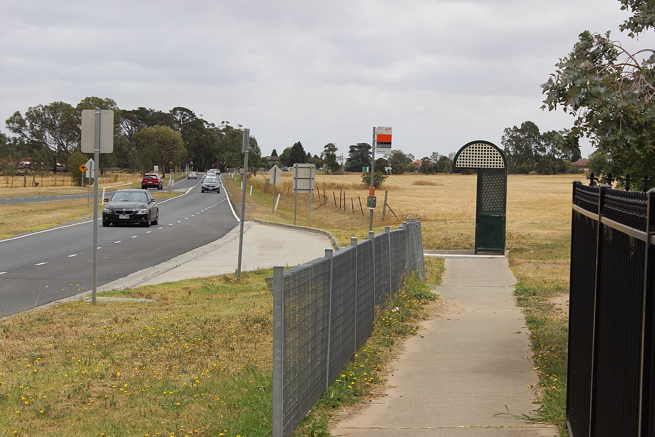 Bus stop and footpath on Findon Road, Epping
