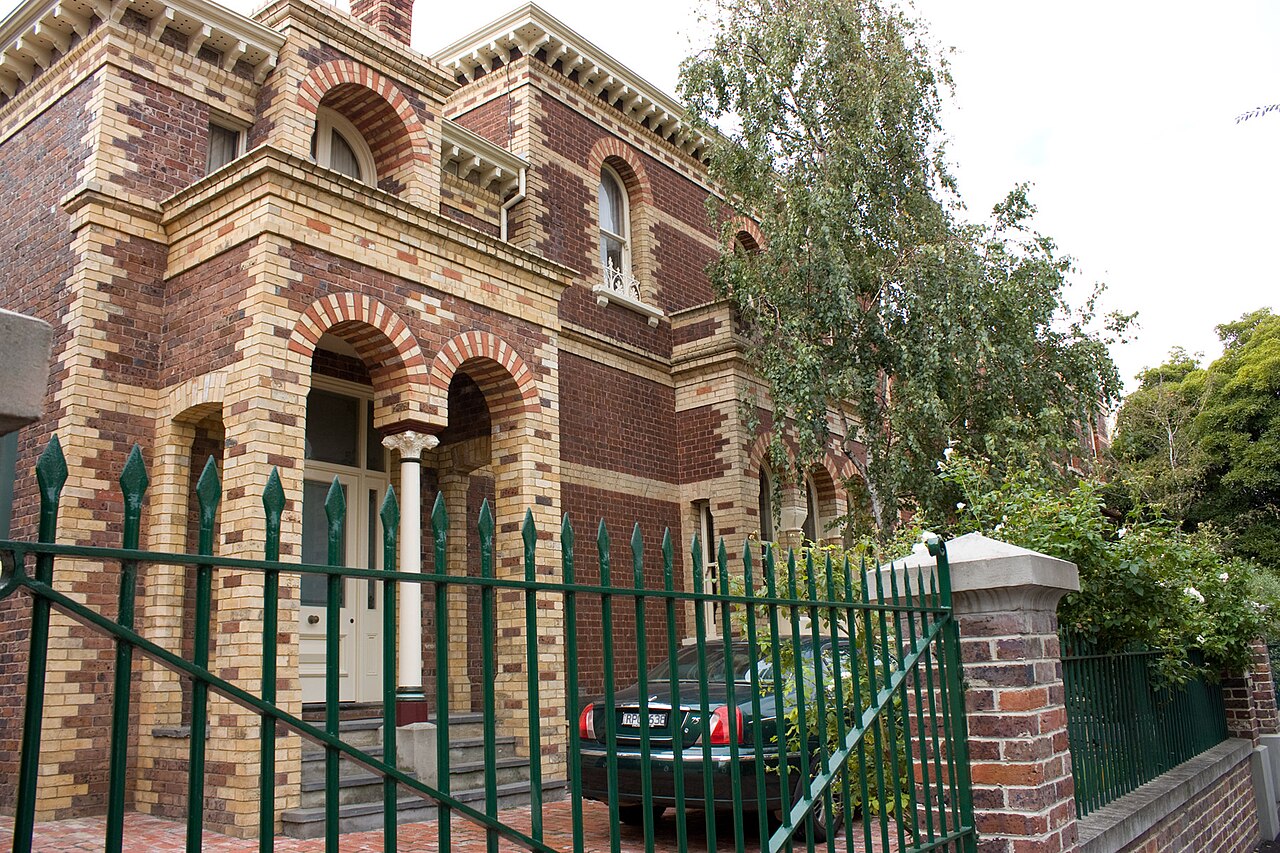Canally, a Victorian brick house in East Melbourne