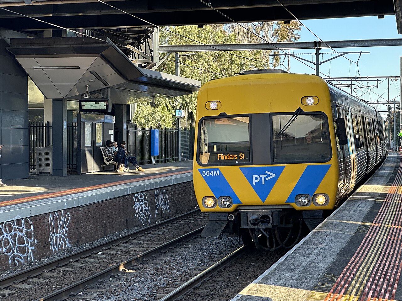 Comeng train at Footscray station