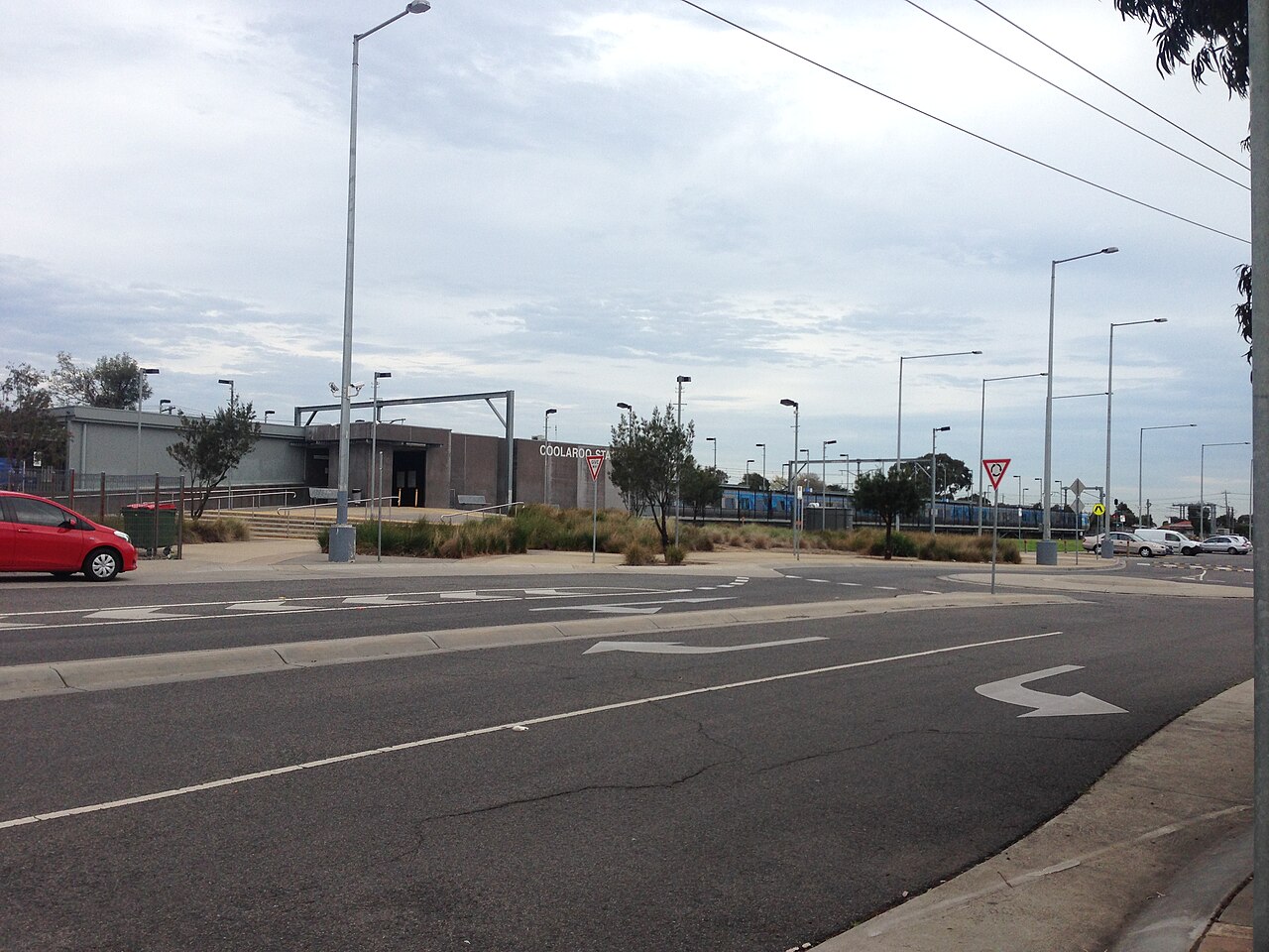 Road outside Coolaroo Station
