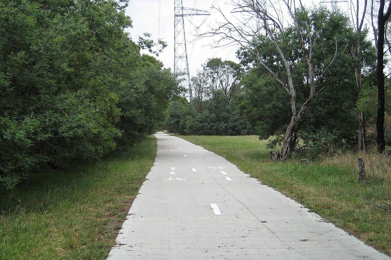 Dandenong Creek Trail through Koomba Park