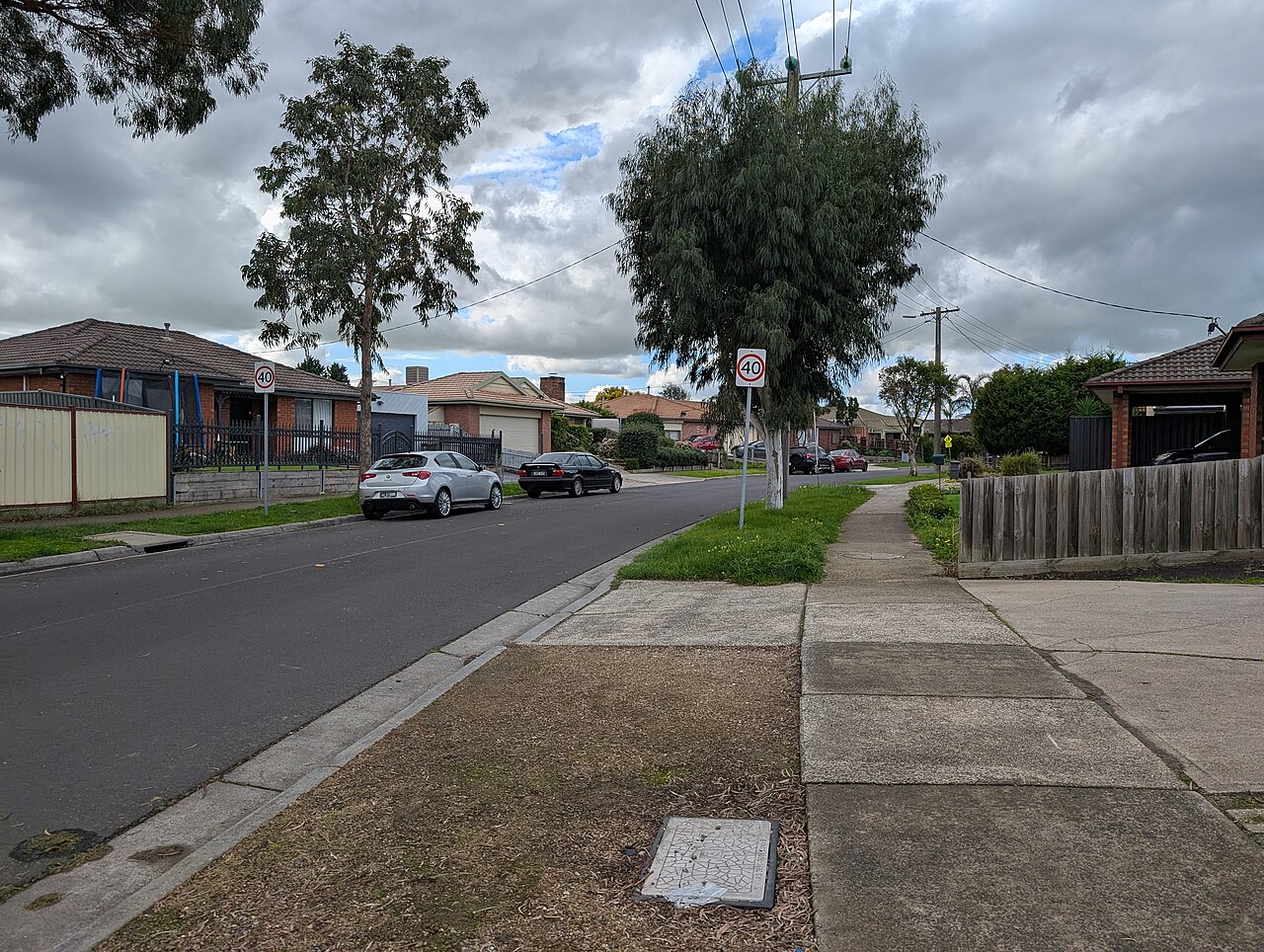 Houses along Dorchester Street in Craigieburn
