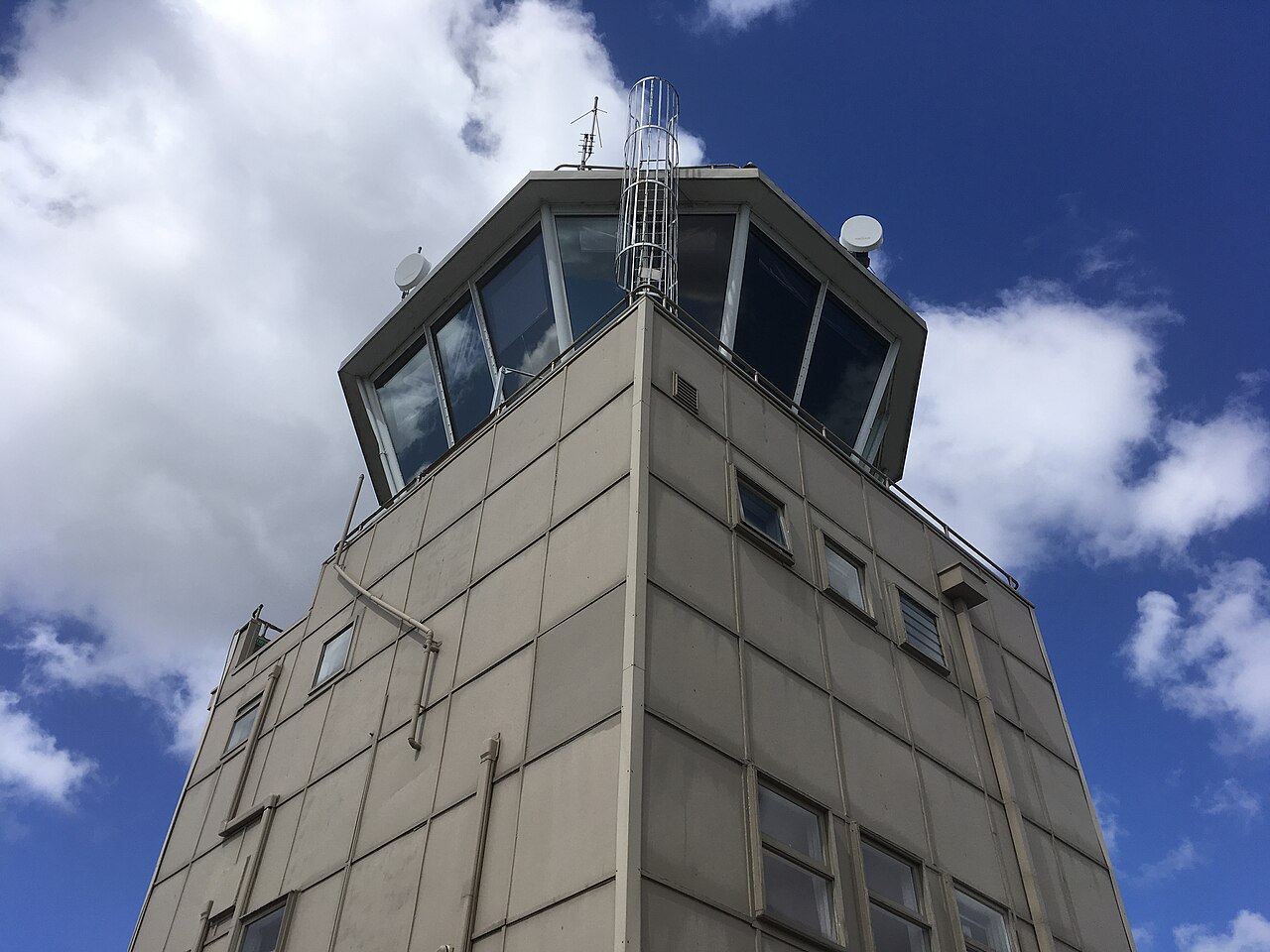 Essendon Airport air traffic control tower