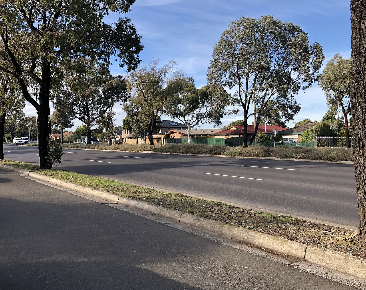 Ferntree Gully Road, Glen Waverley