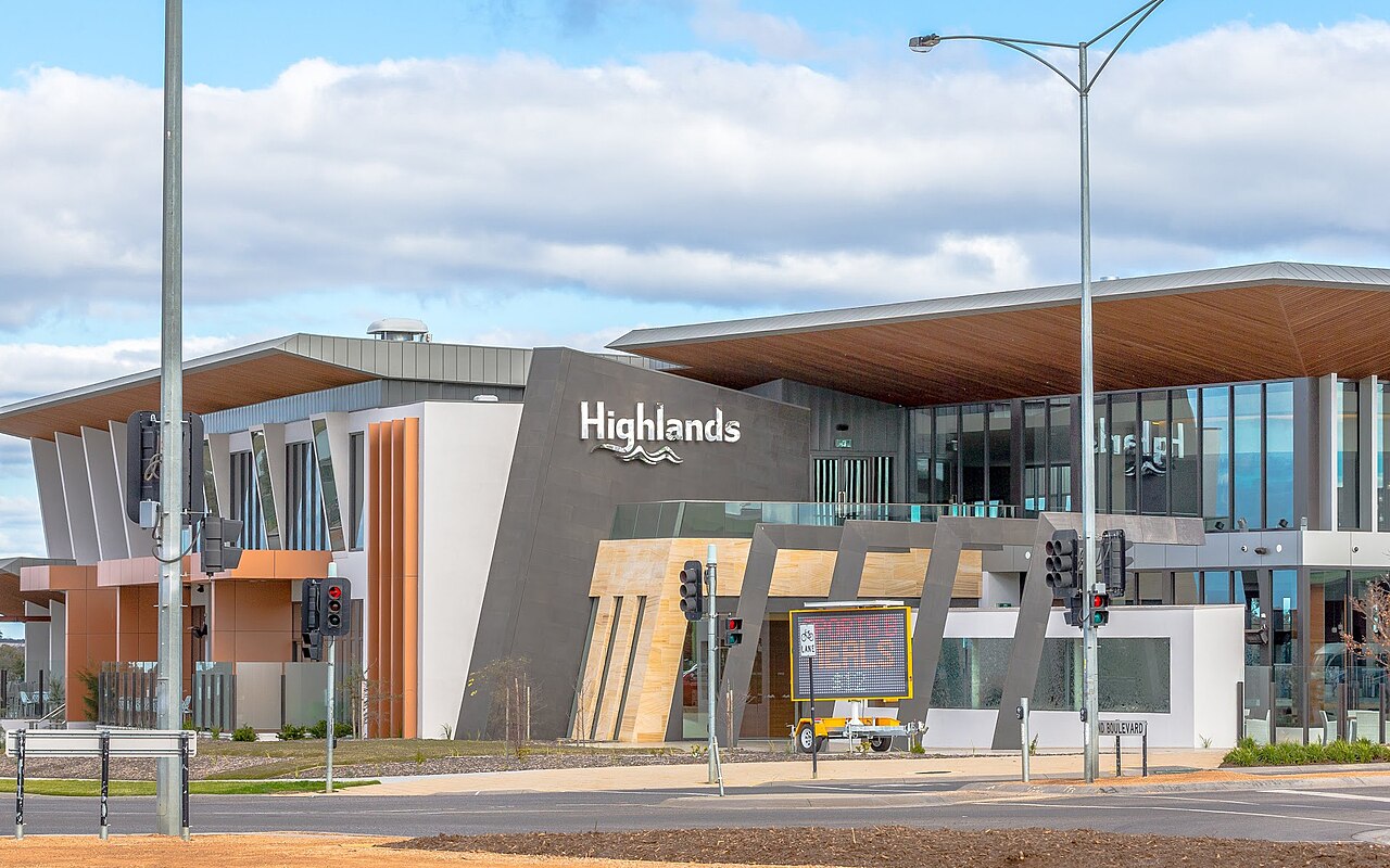 Highlands Hotel, a modern pub building on a corner