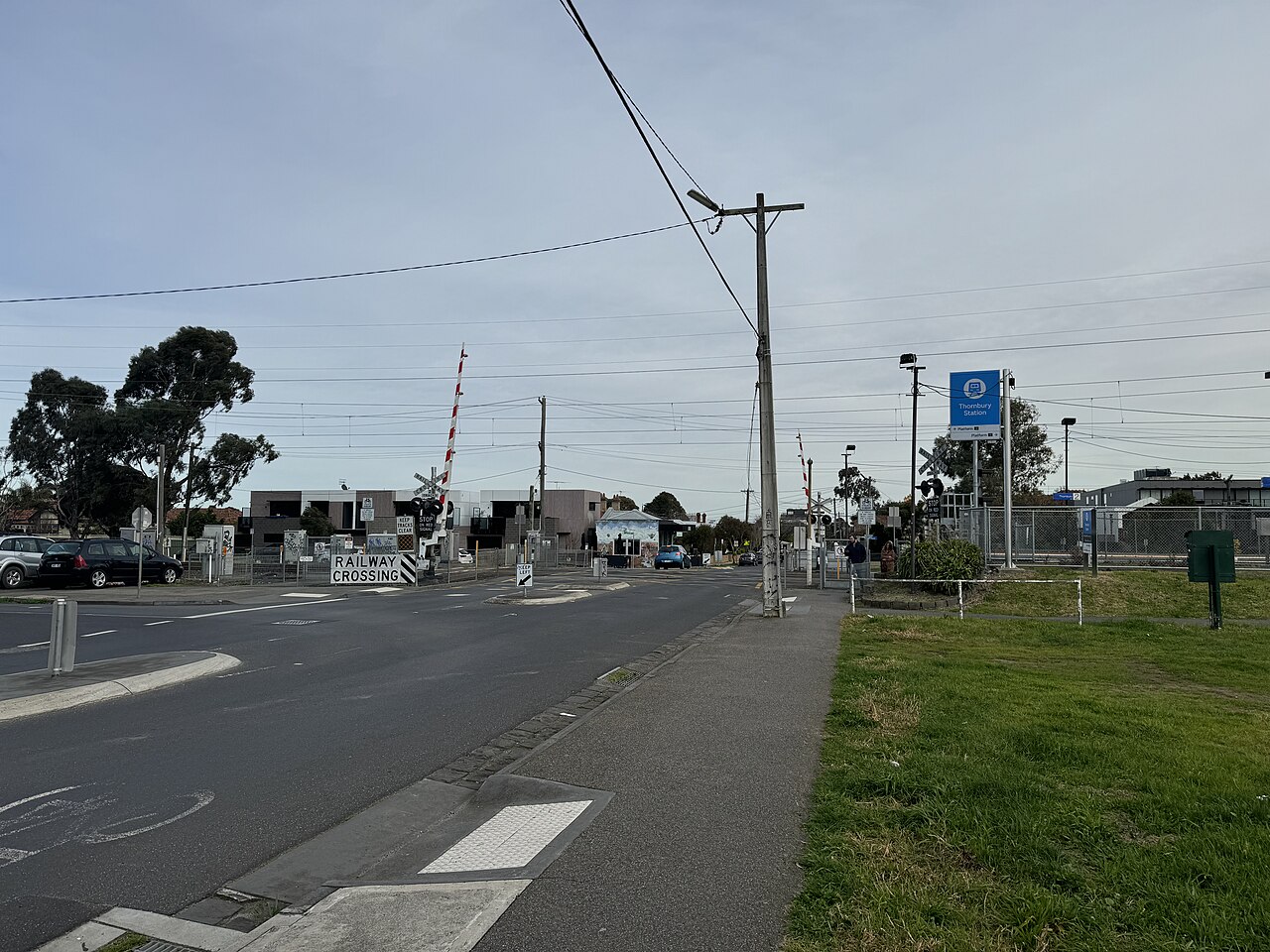 Hutton Street level crossing in Thornbury