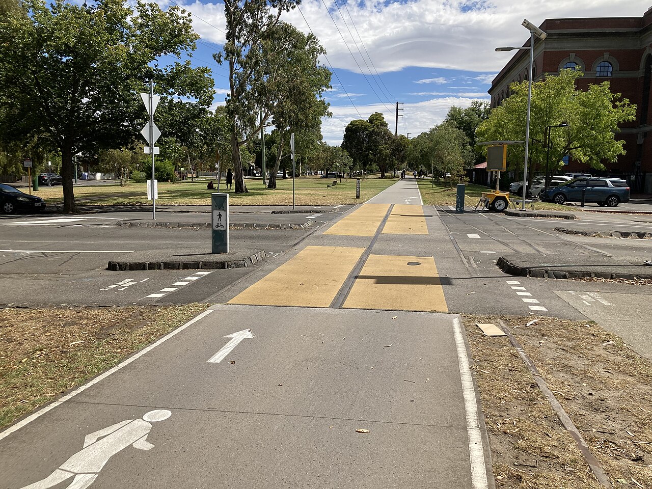 Inner Circle Line bike path near Brunswick Street North