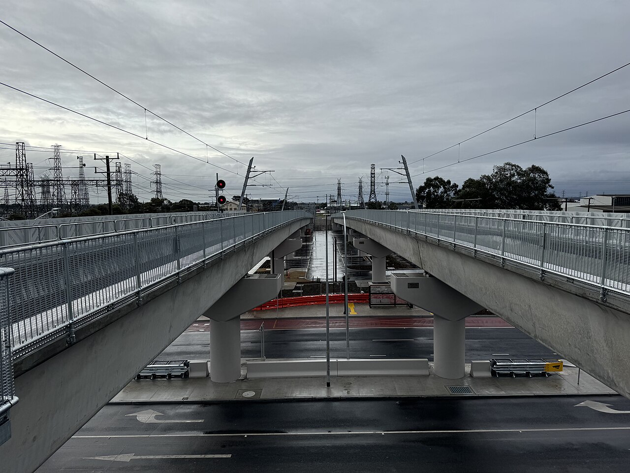 Northbound view along the elevated rail line at Keon Park