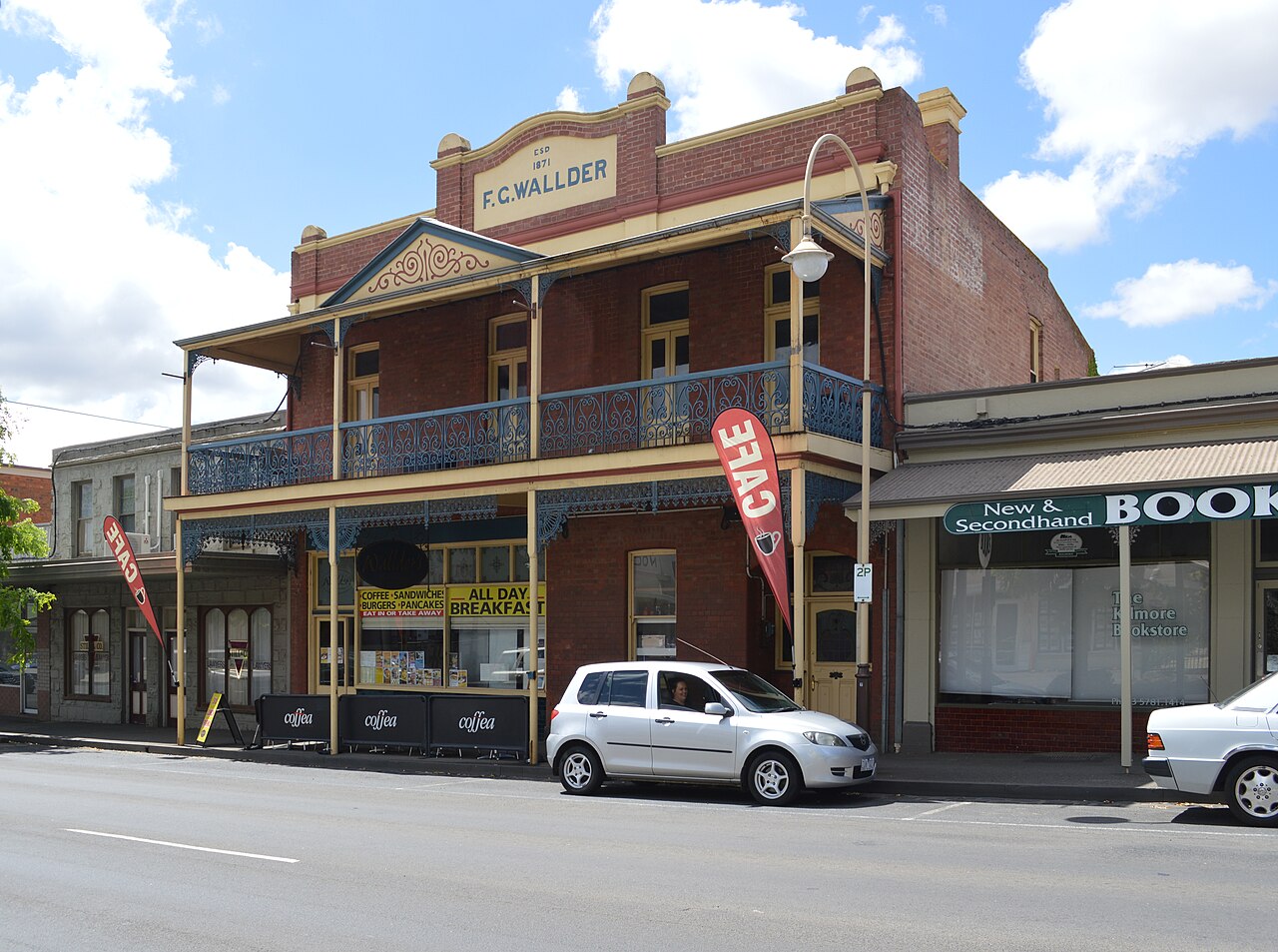 Kilmore Wallder Building with shops and verandah