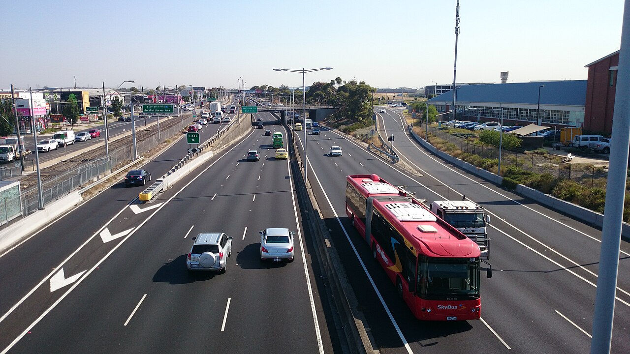 Looking north along the Tullamarine Freeway