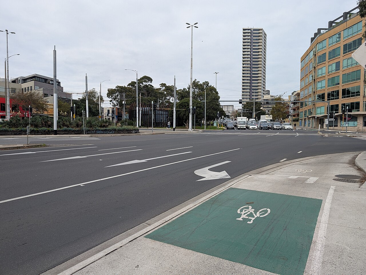 Looking south along Nepean Highway