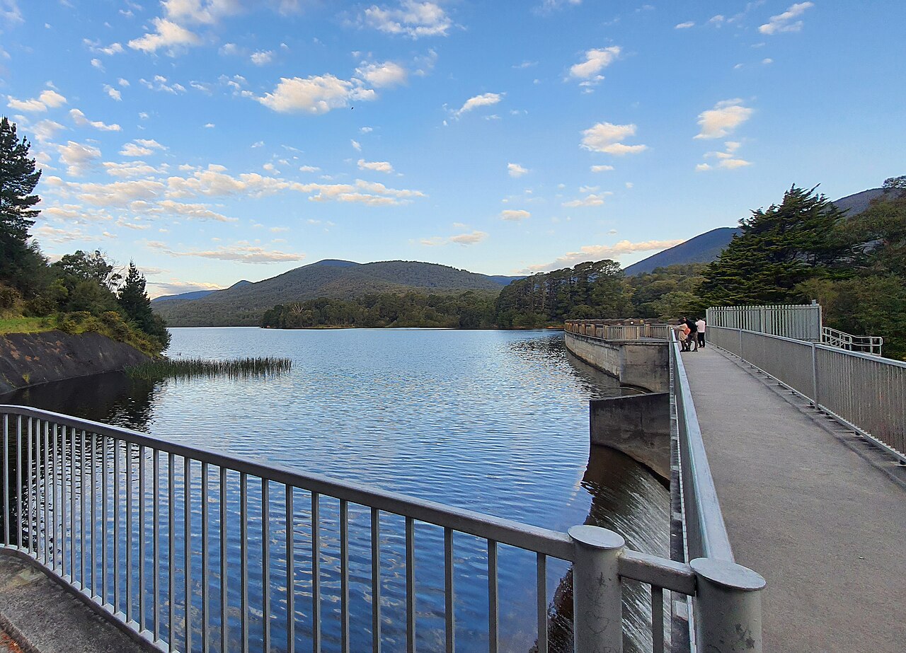 Maroondah Reservoir seen from the dam wall walkway