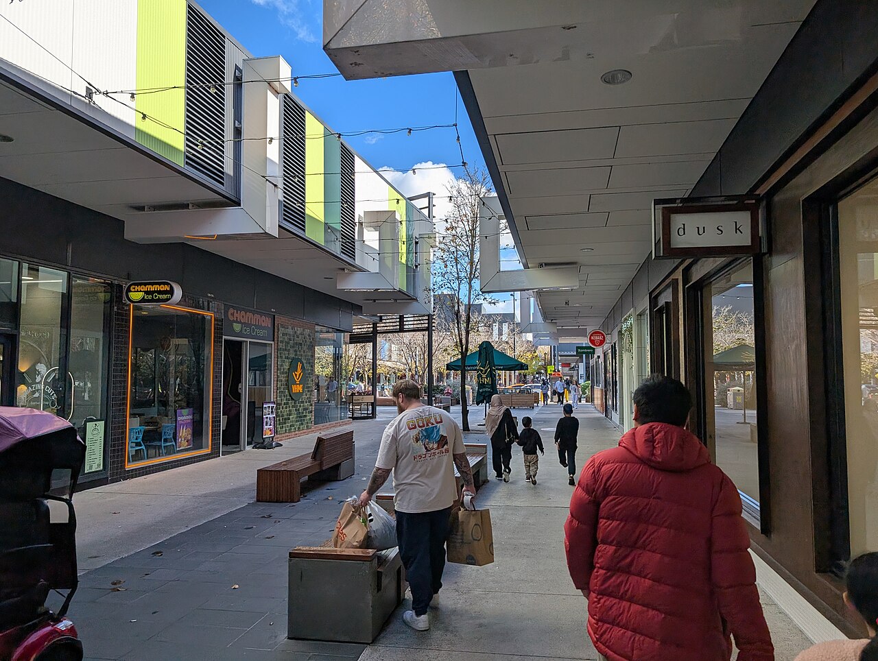Pedestrian shopping street in Craigieburn Central