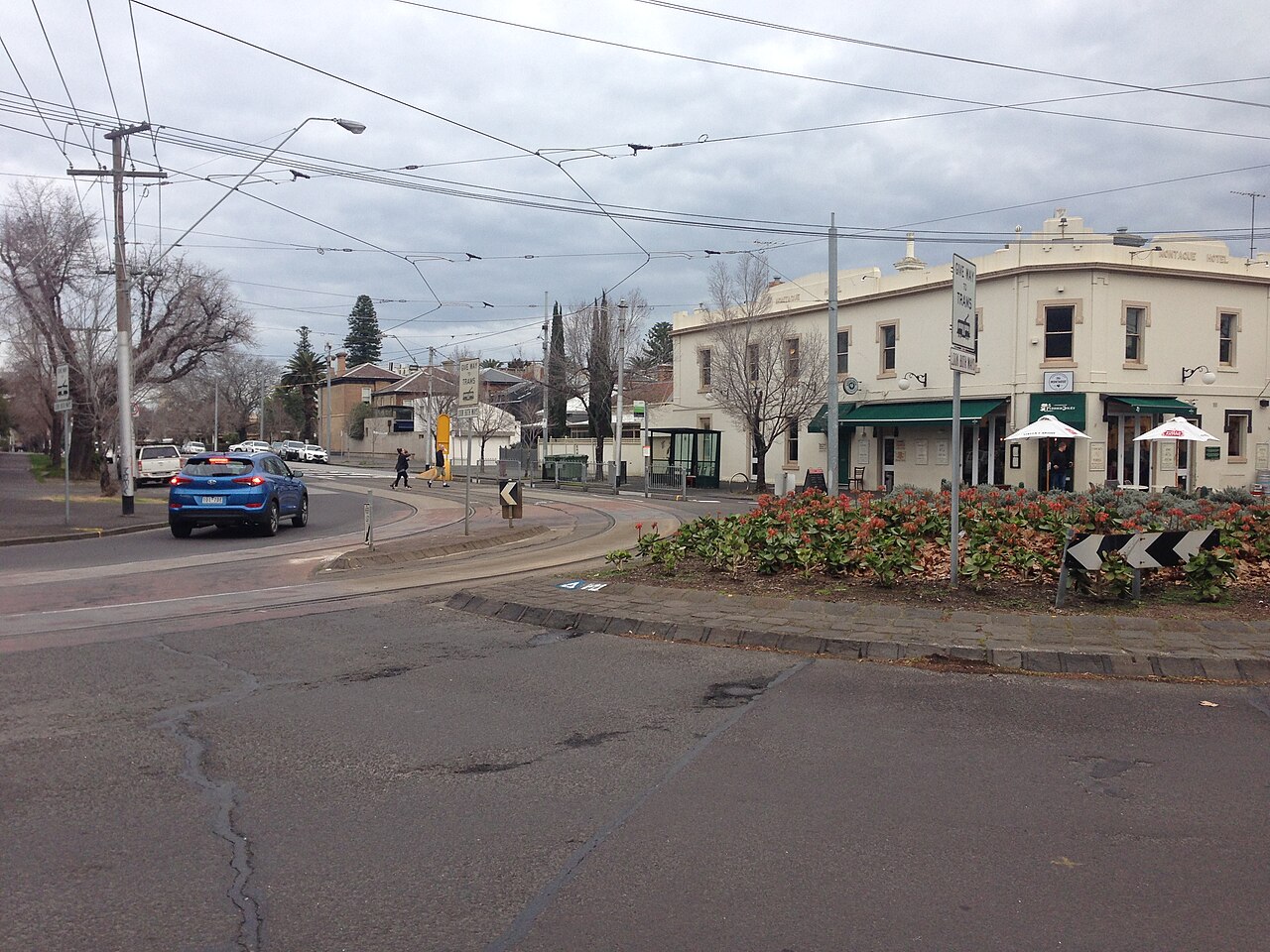 Roundabout at the intersection of Montague Street