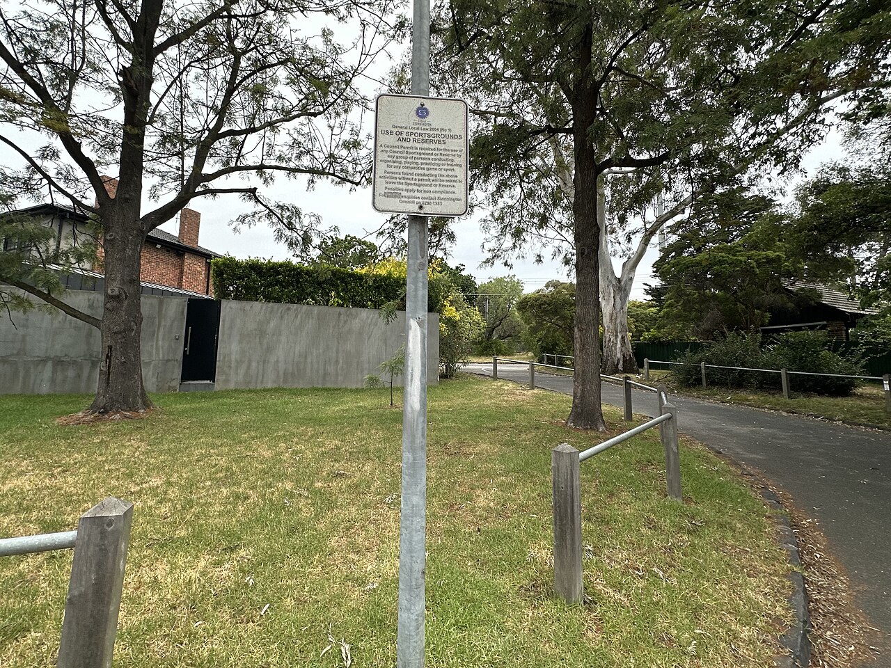 Path and lawn at Sir Zelman Cowen Park