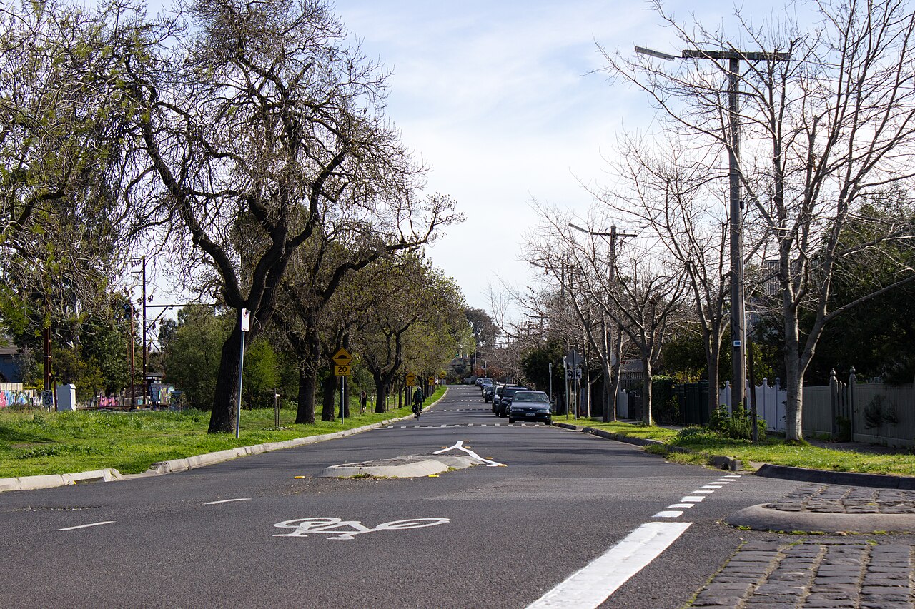 South Crescent, Northcote