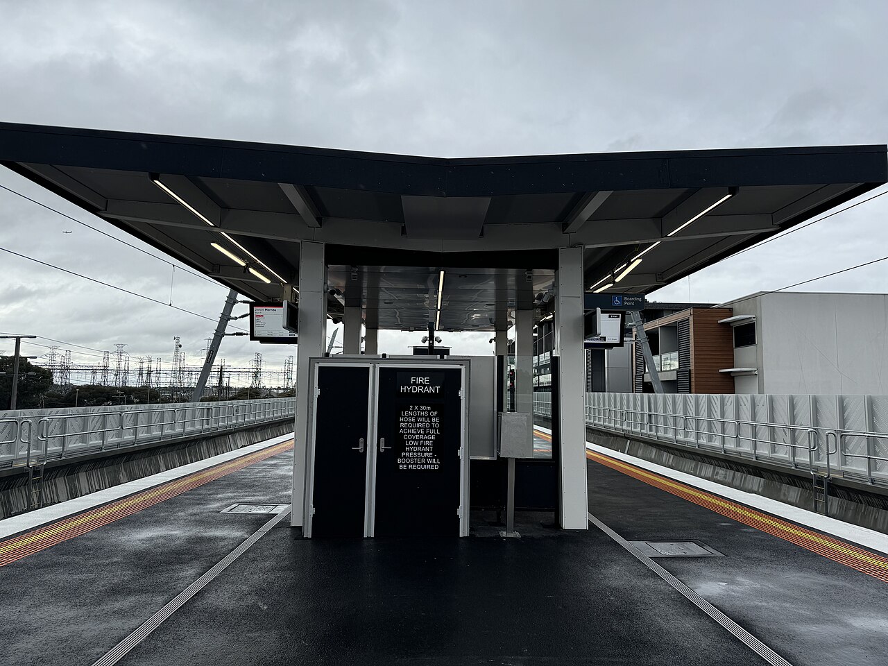 Station shelters on the platforms at Keon Park