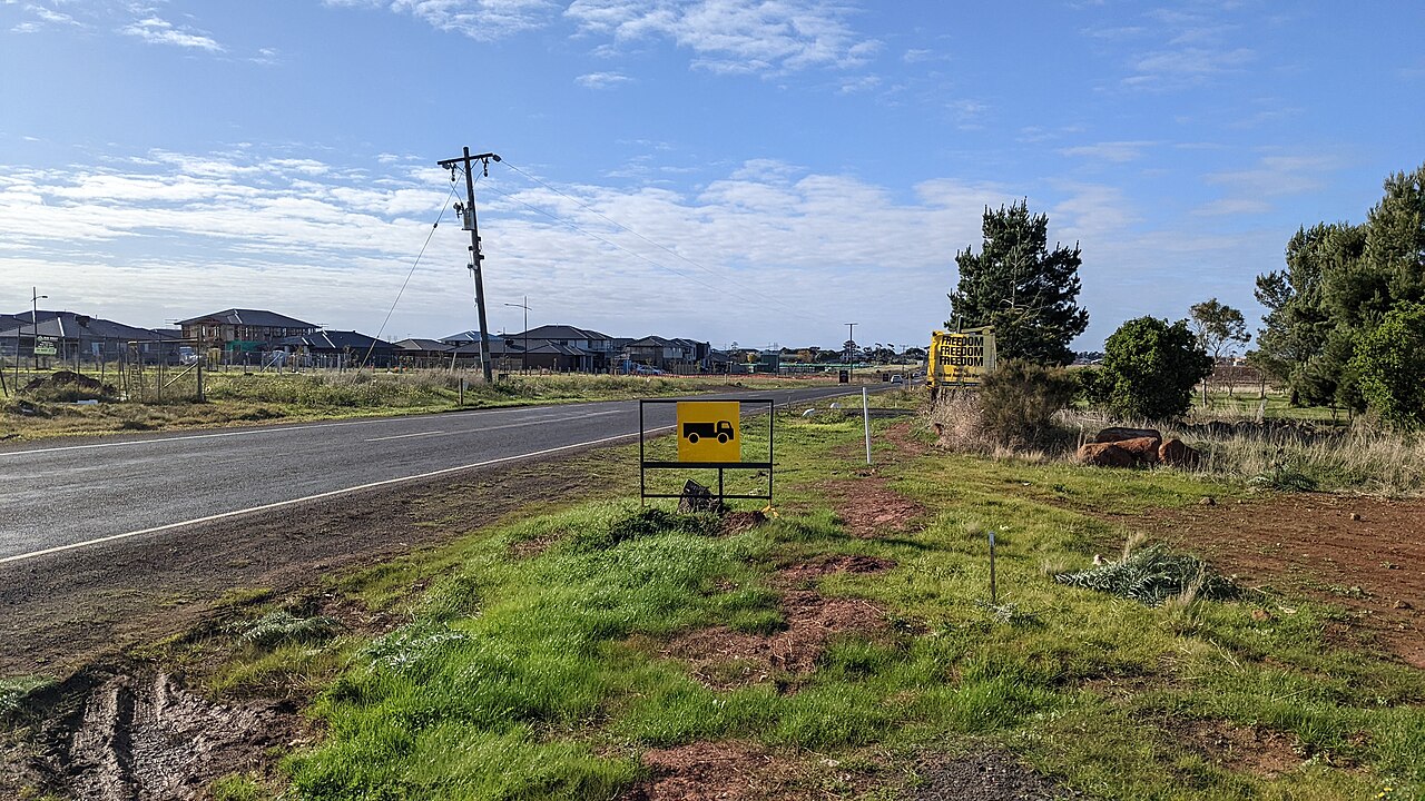 Taylors Road in Bonnie Brook