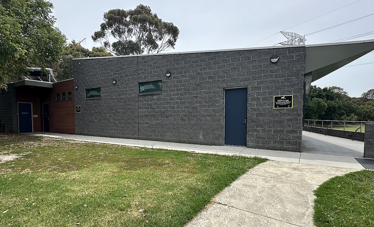 Brick pavilion beside the lawn at TH King Oval