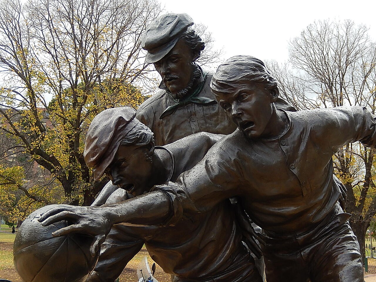 Tom Wills statue, a bronze sculpture of footballers