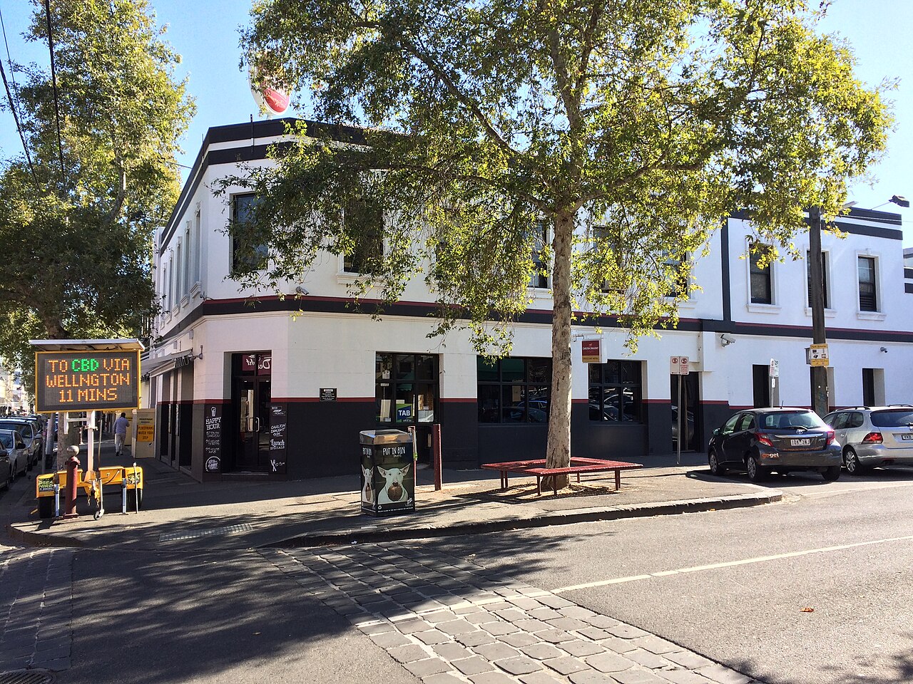 Vaucluse Hotel on Swan Street in Richmond