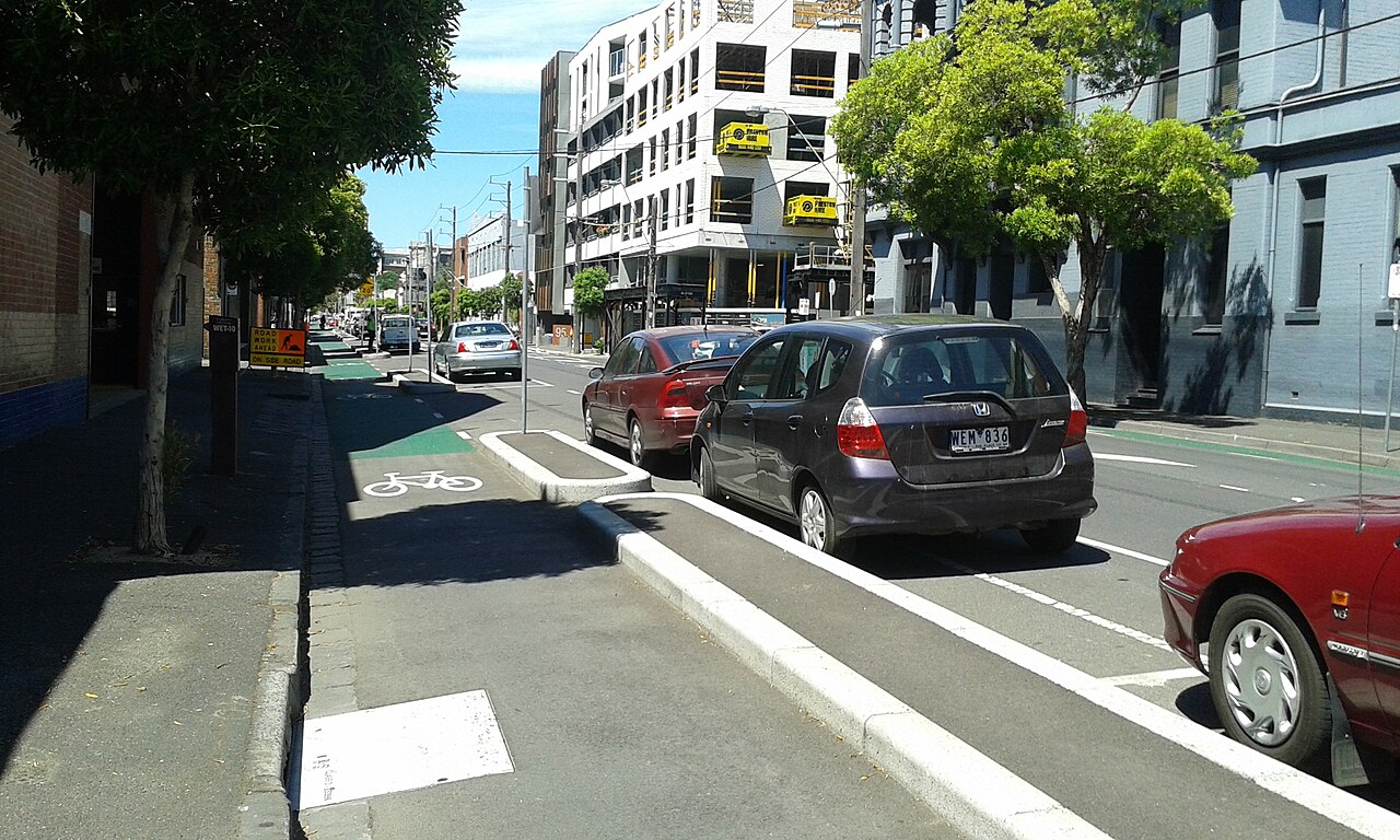 Wellington Street bike lanes