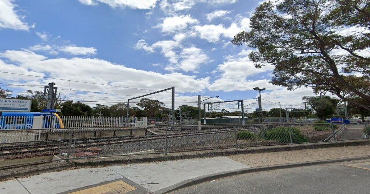 Honest Guide to Eltham (2026) — The Real Pros and Cons