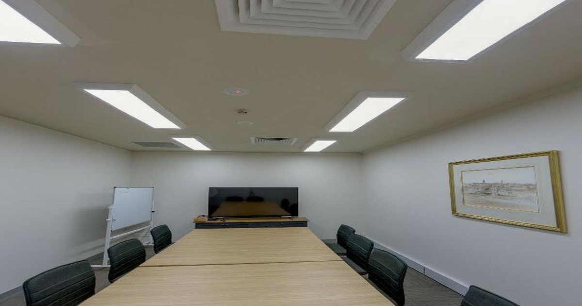 Essendon Transport Guide (2026) — Trains, Trams, Buses