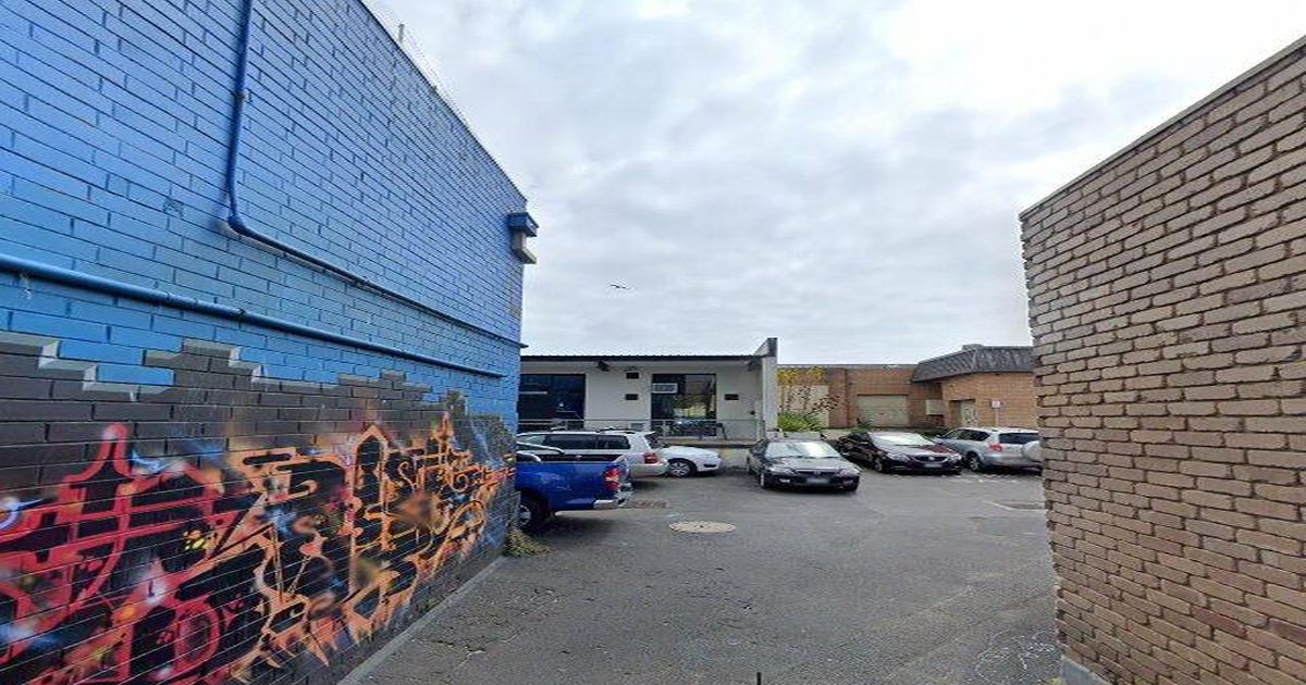 Pet-Friendly Frankston (2026) — Dog Parks, Cafes & Vets