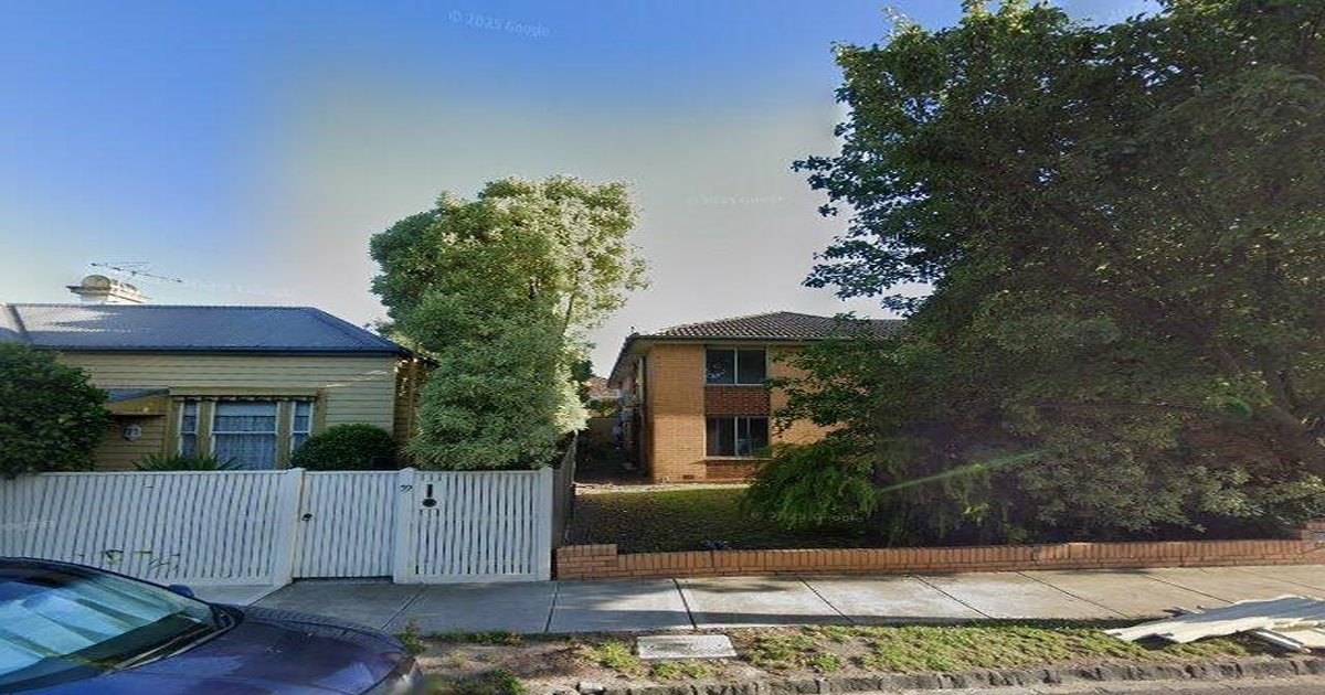 Pet-Friendly Glen Huntly (2026) — Dog Parks, Cafes & Vets