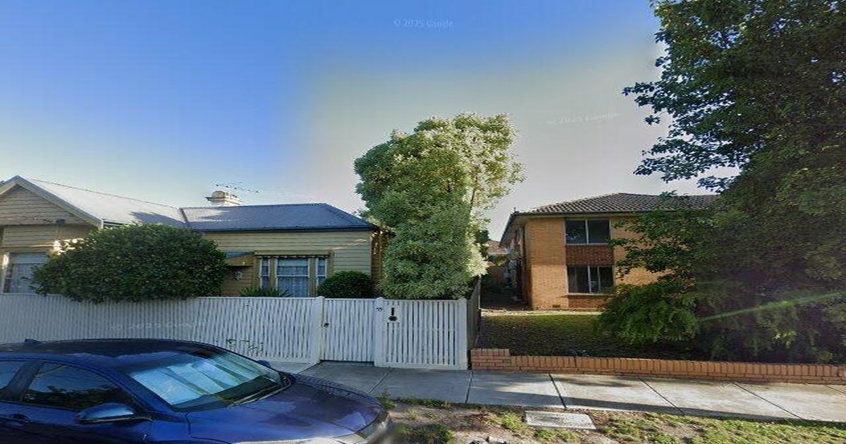 Is Glen Huntly Good for Young Professionals? (2026)