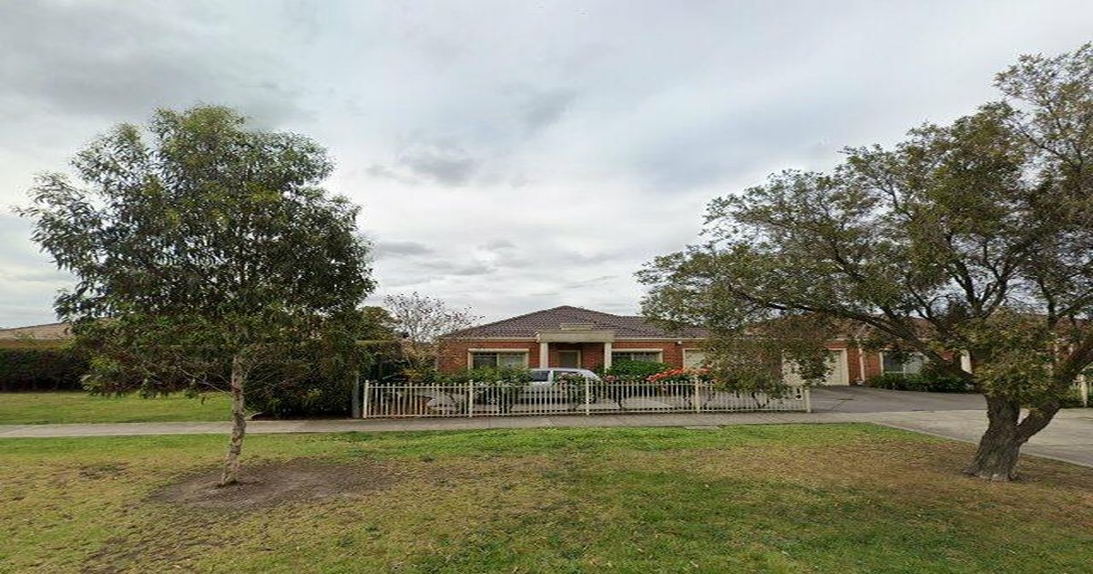 Pet-Friendly Hadfield (2026) — Dog Parks, Cafes & Vets