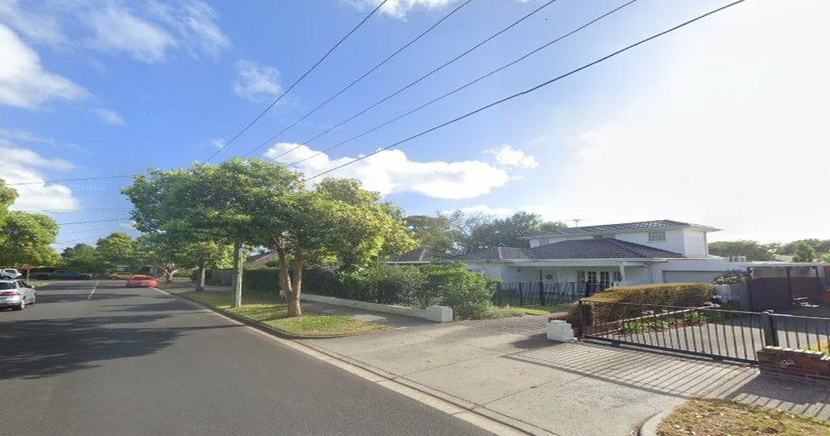 Moving to Hughesdale — Practical Guide 2026