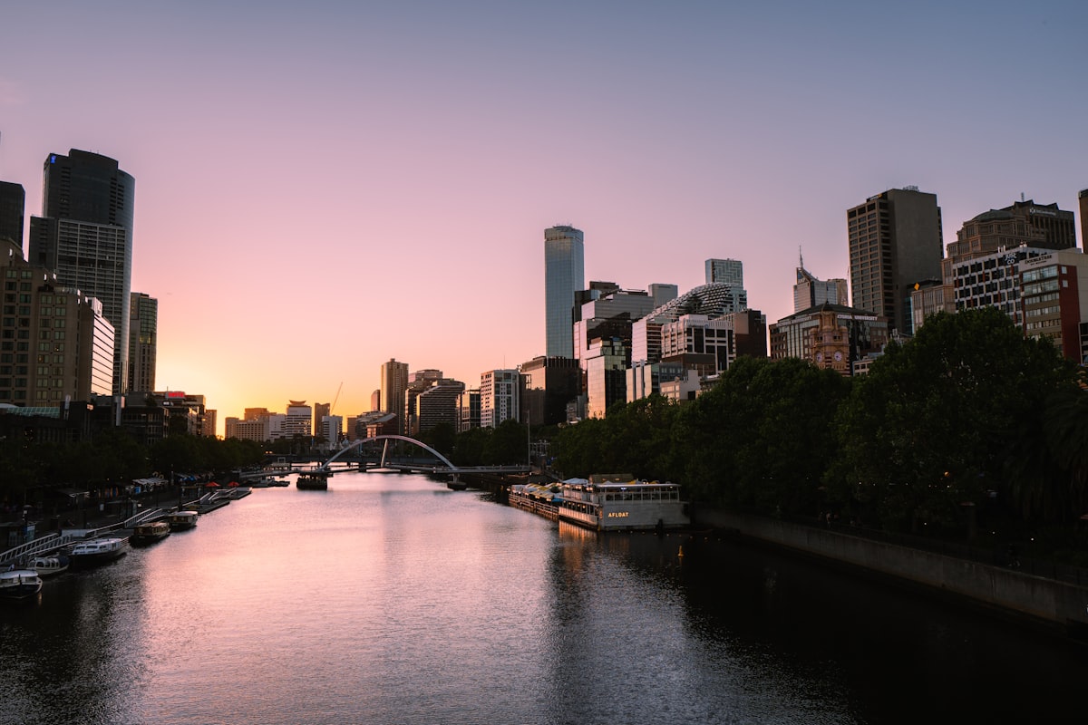 Inner-City NBN 2026: The Tastemaker's Quick Test Before You Sign a Lease or a Plan