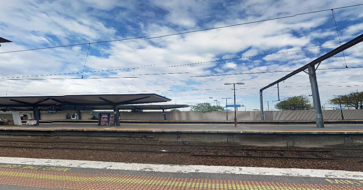 North Melbourne Transport Guide (2026) — Trains, Trams, Buses