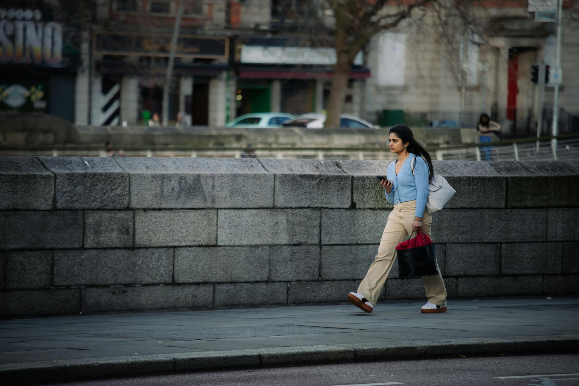 St Kilda for Young Professionals 2026: Cost, Nightlife and the Commute