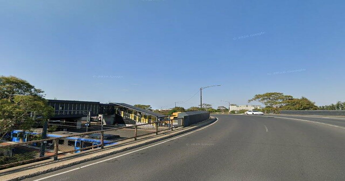 Best Bars in Sunshine (2026) — 12 Spots Ranked