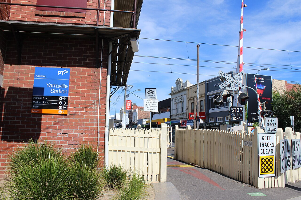The level crossing beside Yarraville station